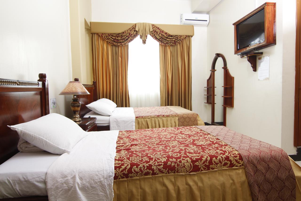 Hotel Versailles Internacional กวายากิล ภายนอก รูปภาพ