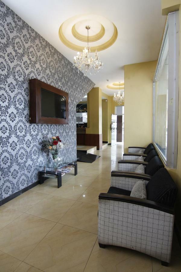 Hotel Versailles Internacional กวายากิล ภายนอก รูปภาพ